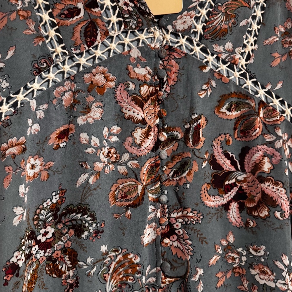 Entro Boho Floral Dress Size S NWT Bell Sleeve V Neck Crochet Trim - Picture 6 of 11